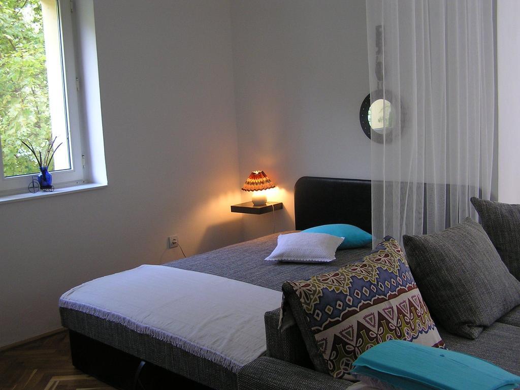 Belvarosi Studio Apartman Győr Rum bild
