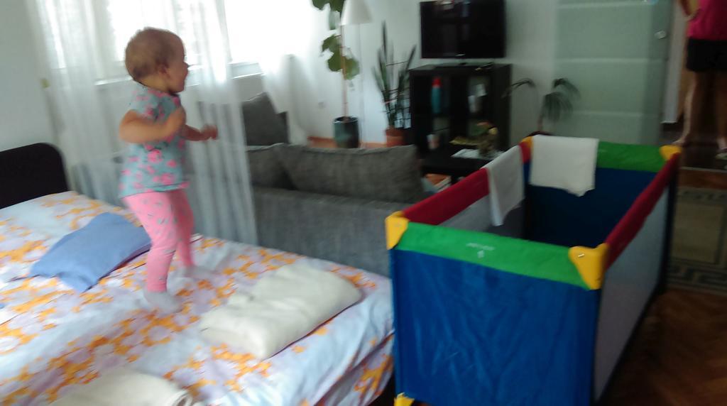 Belvarosi Studio Apartman Győr Exteriör bild