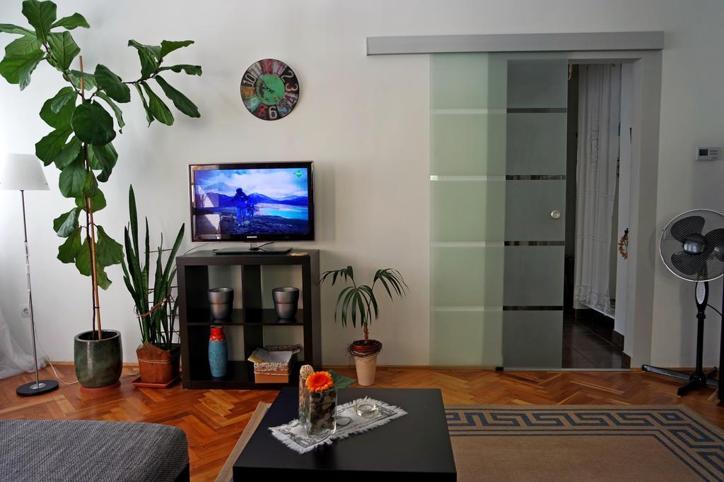 Belvarosi Studio Apartman Győr Exteriör bild
